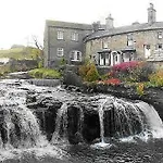 Dales House 3*