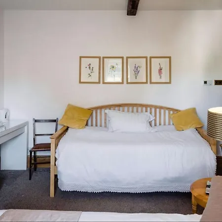 Dales House 3*